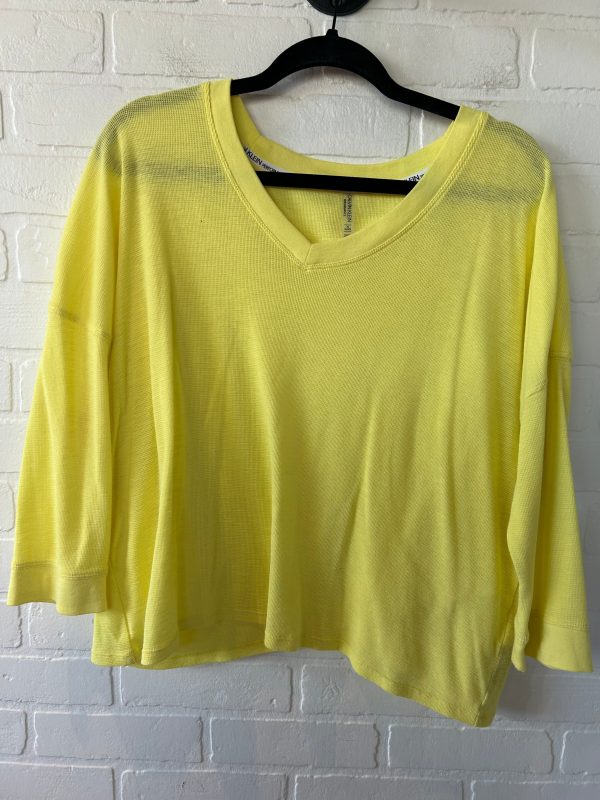 Athletic Top Long Sleeve Crewneck By Calvin Klein Performance In Yellow, Size: Xl For Sale