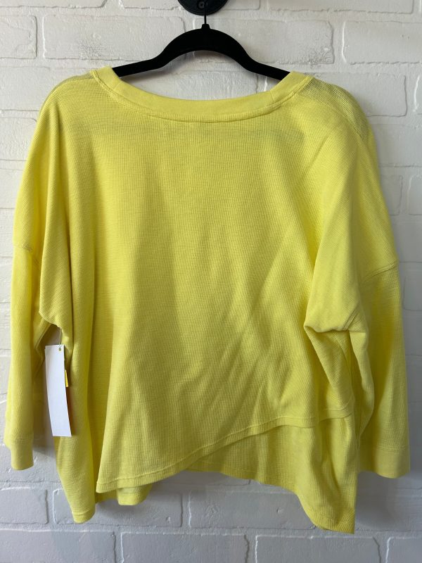 Athletic Top Long Sleeve Crewneck By Calvin Klein Performance In Yellow, Size: Xl For Sale