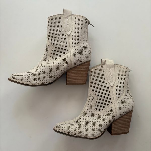 Boots Ankle Heels By Coconuts In Cream, Size: 9 Online