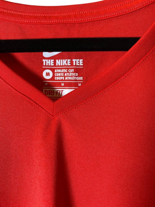 Athletic Top Short Sleeve By Nike In Red, Size: M Fashion